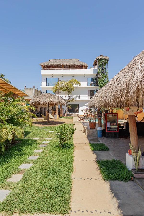 Surfnest Tamarindos Hostel Brisas de Zicatela Exterior photo