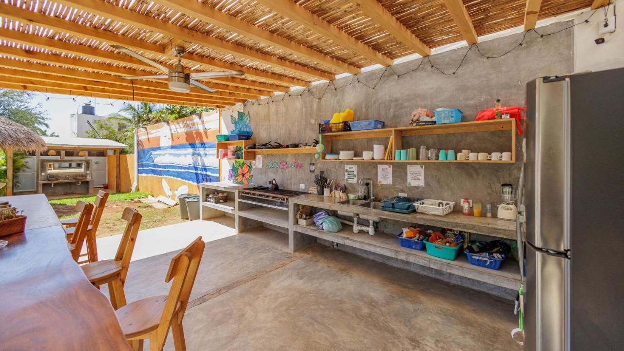 Surfnest Tamarindos Hostel Brisas de Zicatela Exterior photo